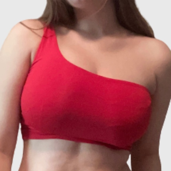one shoulder red crop top - Picture 2 of 4